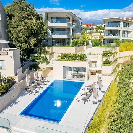 3 Bedroom Front In Krk Daire