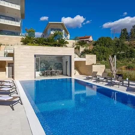 3 Bedroom Front In Krk *