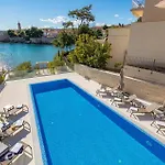 3 Bedroom Front In Krk Apartmán *