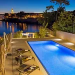 3 Bedroom Front In Krk Apartmán *