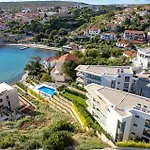 3 Bedroom Front In Krk Apartmán *