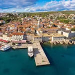 3 Bedroom Front In Krk
