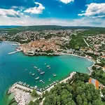 Apartmán 3 Bedroom Front In Krk