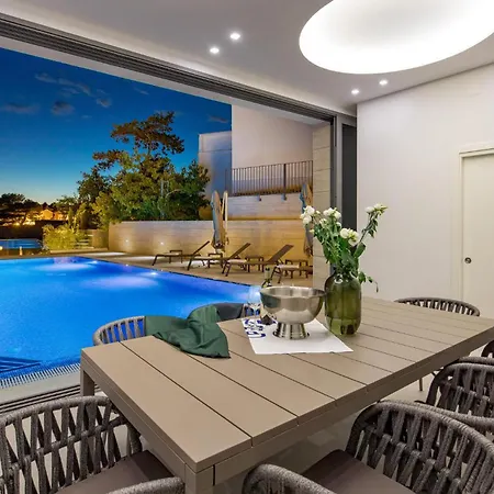 3 Bedroom Front In Krk Krk Town