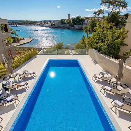 3 Bedroom Front In Krk