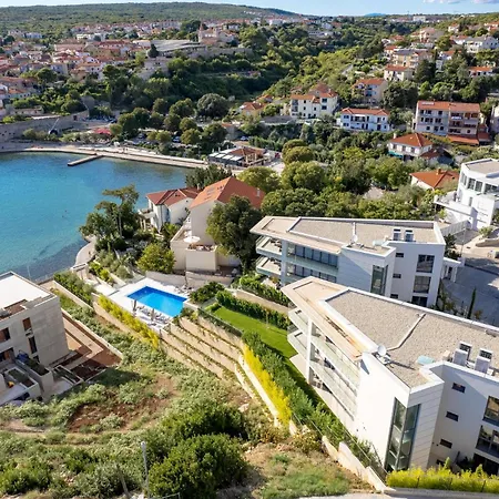 3 Bedroom Front In Krk Apartment *