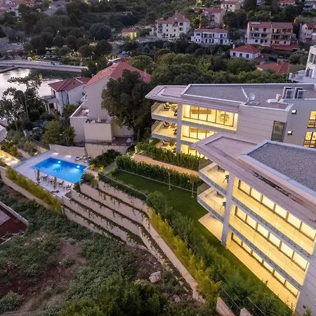 Amazing In Krk With Kitchen דירה קרק